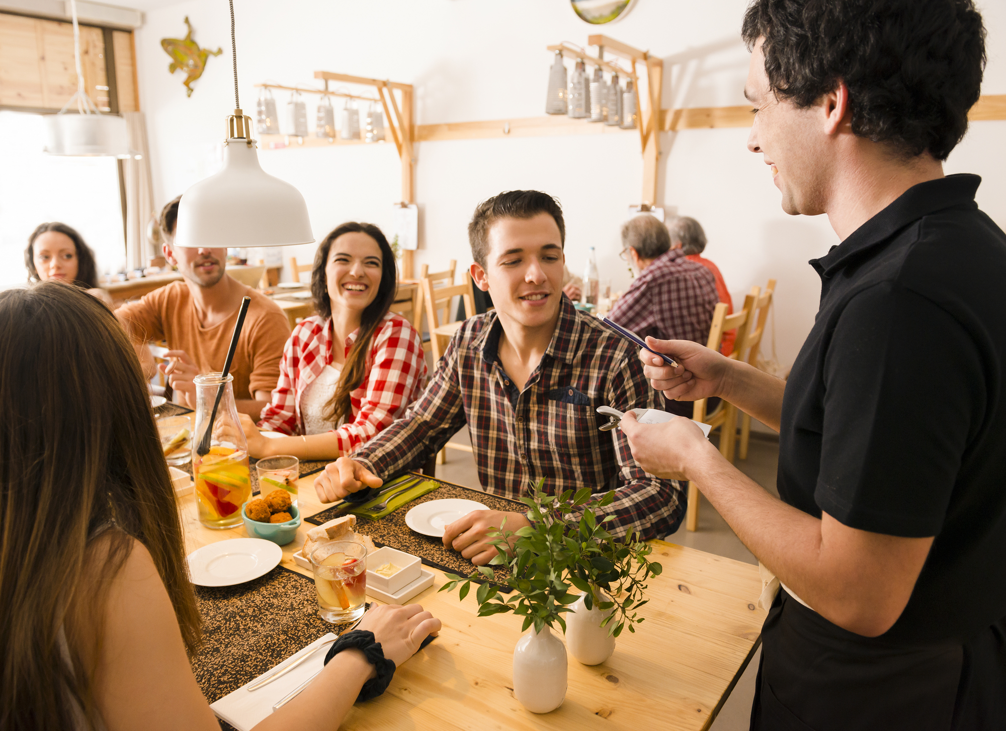 Creating a More Convivial Restaurant Atmosphere - Aprons and Smocks